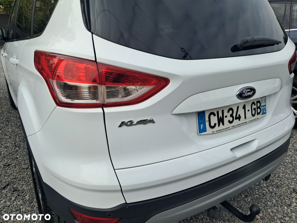Ford Kuga 2.0 TDCi 2x4 Titanium - 25