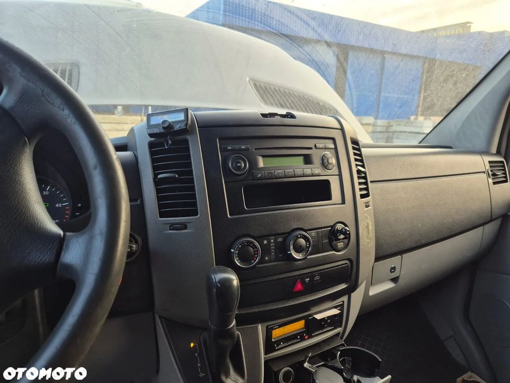 Mercedes-Benz Sprinter - 14