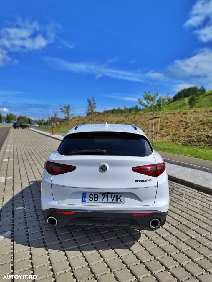 Alfa Romeo Stelvio 2.0 Turbo AWD AT8 Super - 8