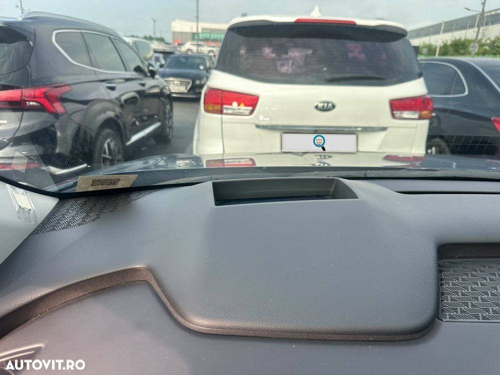Kia Carnival - 20