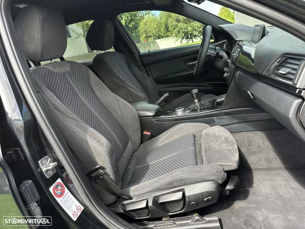 BMW 318 d Pack M - 42