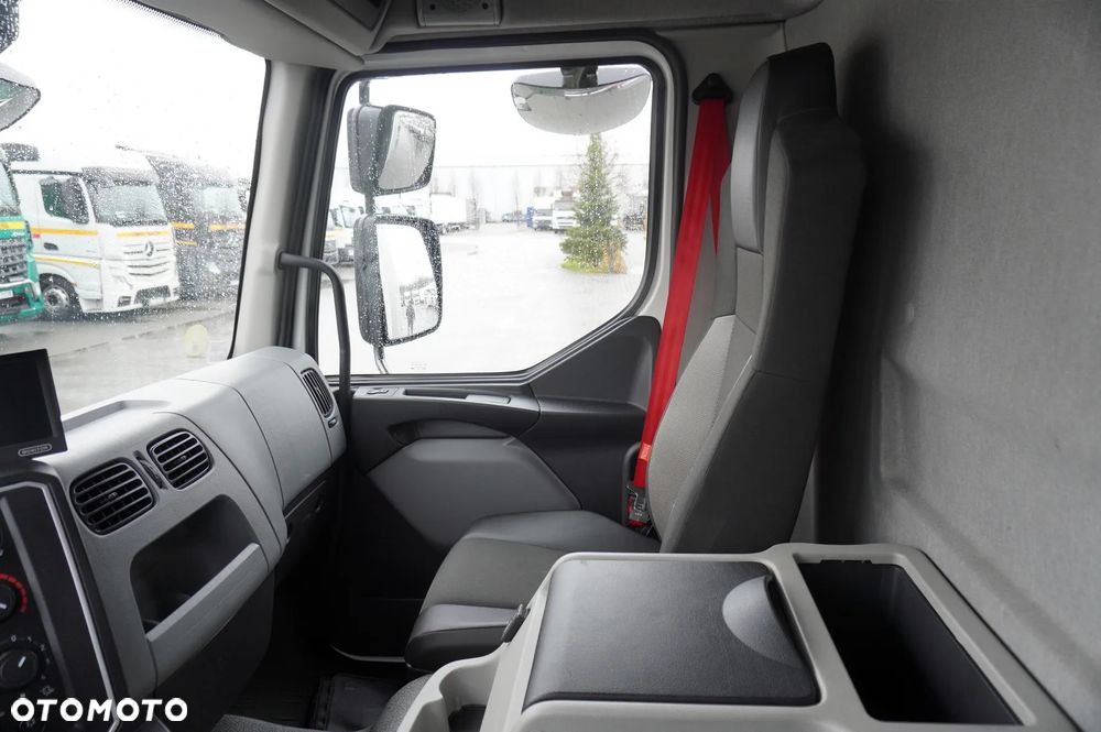 Renault D210 12T / Chłodnia Bitemperatura / 10 sztuk - 25