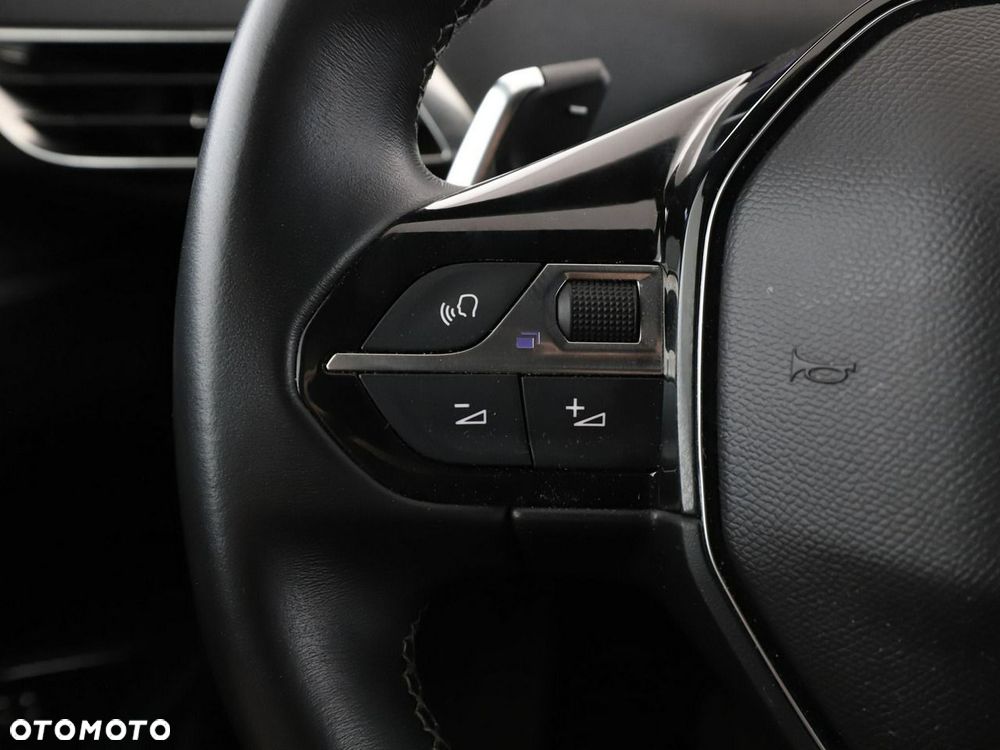 Peugeot 3008 1.2 PureTech Allure Pack S&S EAT8 - 33