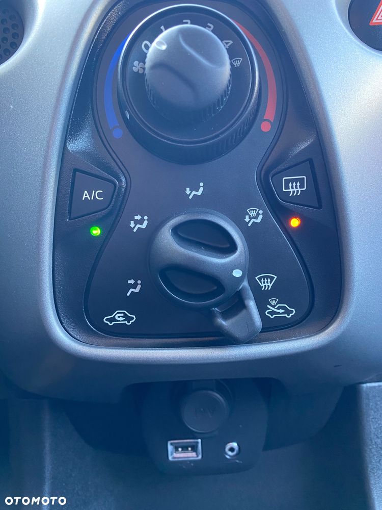 Toyota Aygo 1.0 VVT-i Color Edition - 19