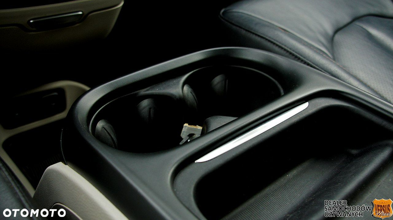 Chrysler Pacifica - 35