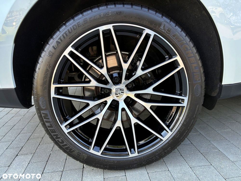 Porsche Macan - 16