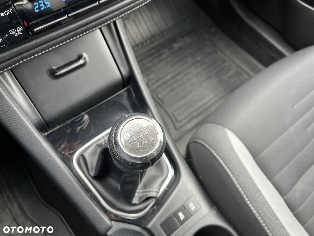 Toyota Auris 1.6 D-4D Premium - 15