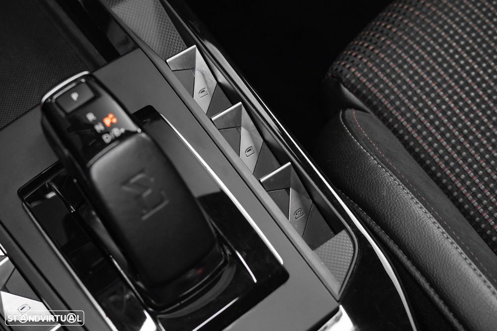 DS DS3 Crossback E-TENSE PERFORMANCE LINE - 32