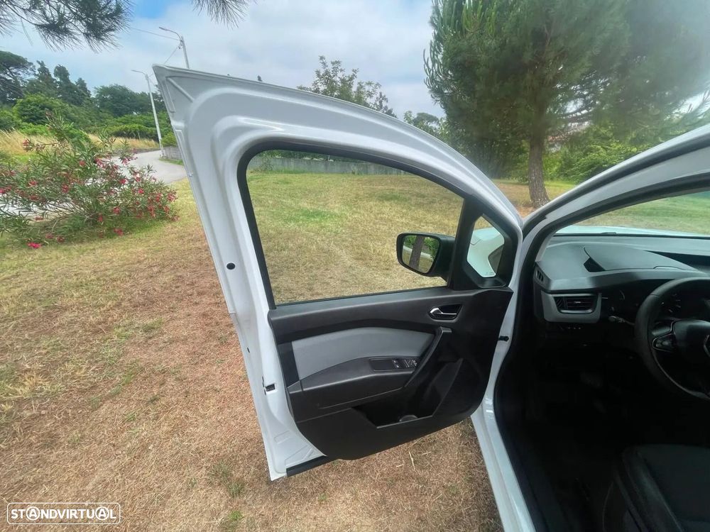 Renault Kangoo E-Tech EV45 Equilibre 11kW - 17