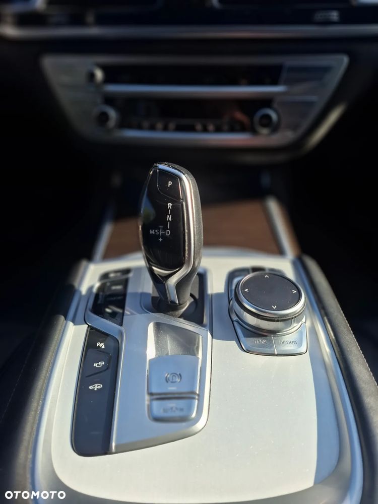 BMW Seria 7 - 8