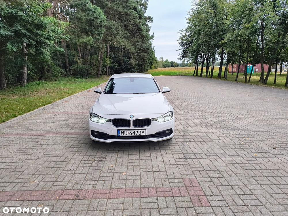 BMW Seria 3 318i - 13