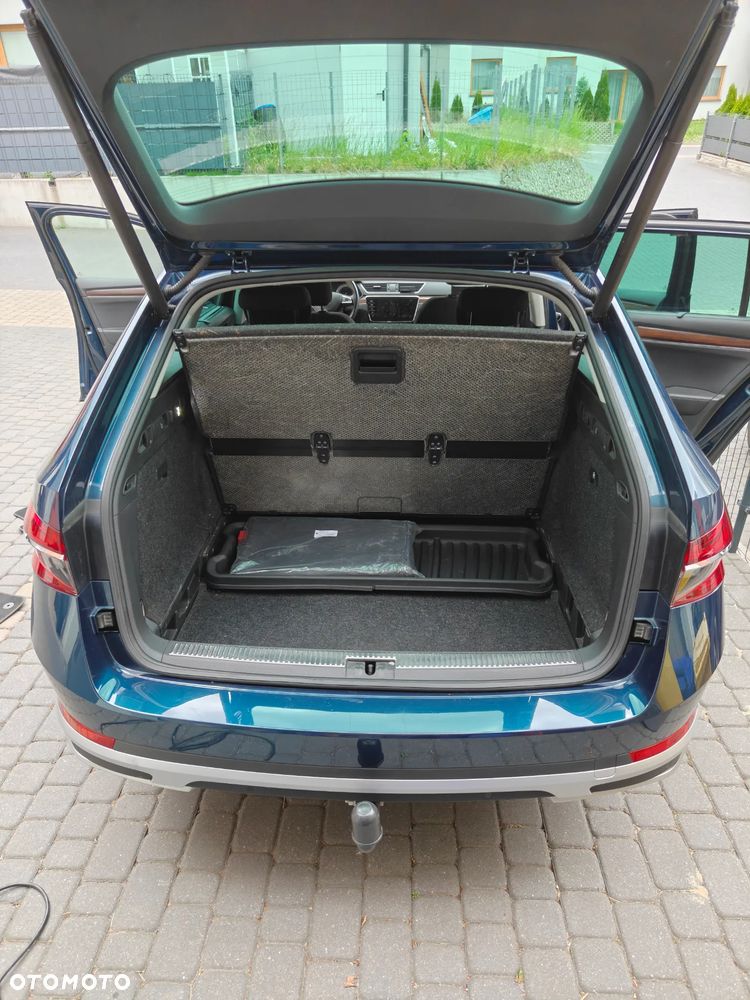 Skoda Superb 2.0 TDI SCR 4x4 Scout DSG - 8