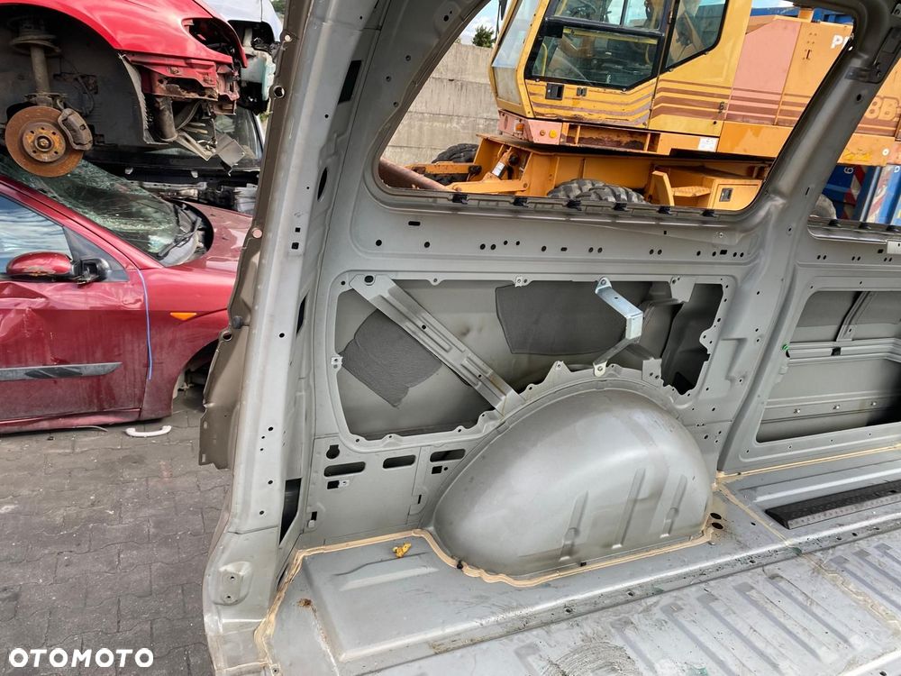 BŁOTNIK TYŁ LEWY ĆWIARTKA BOK MERCEDES VIANO W639 LONG - 2