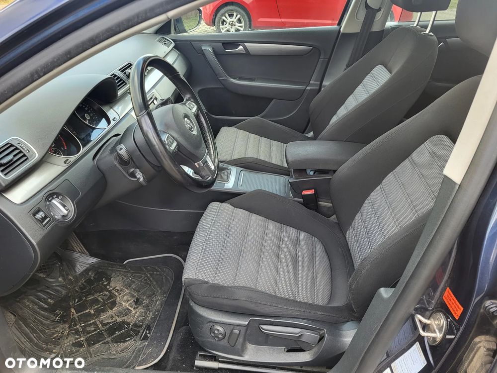 Volkswagen Passat 2.0 TDI Highline - 21