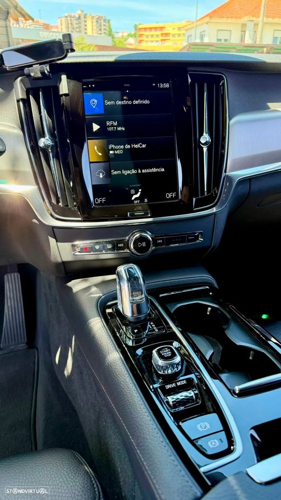 Volvo V90 2.0 T8 Momentum Plus AWD Geartronic - 9