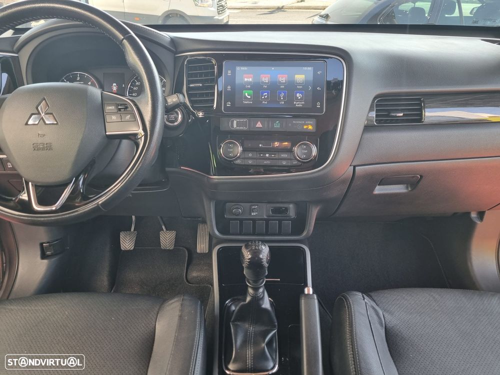 Mitsubishi Outlander 2.2 DI-D Intense - 27