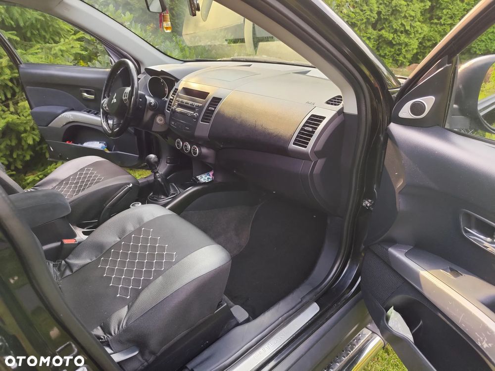 Mitsubishi Outlander - 9
