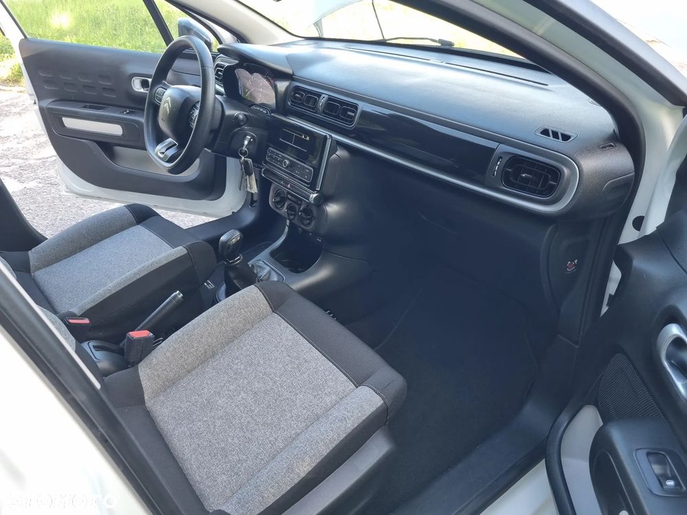 Citroën C3 Pure Tech 82 SHINE - 9