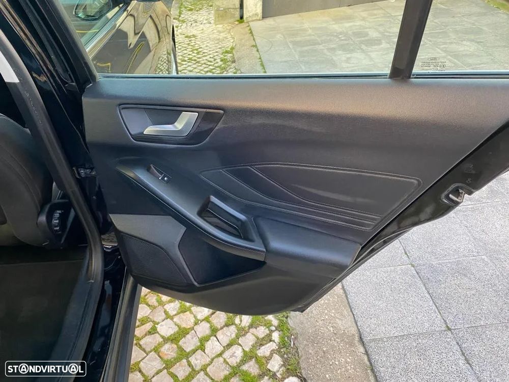 Ford Focus SW 1.5 EcoBlue S&S TITANIUM STYLE - 31