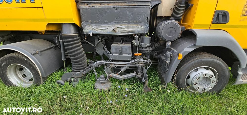 Mătură stradală DAF LF 220 - 6