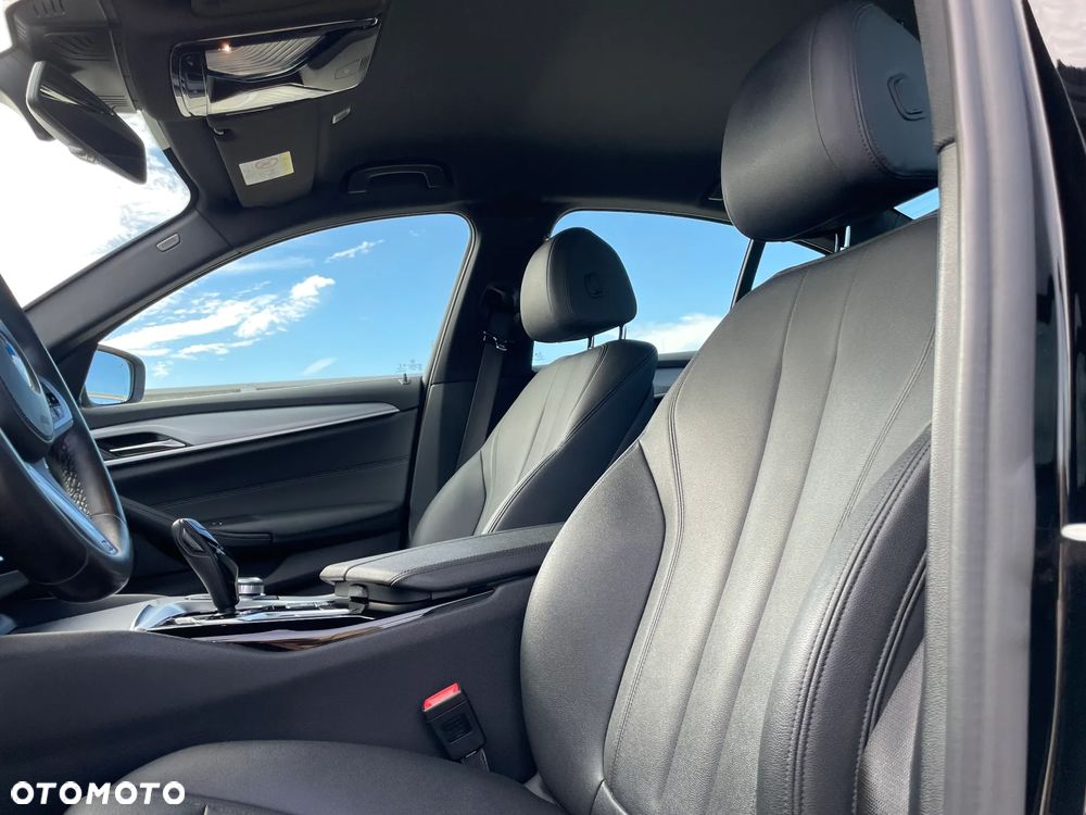 BMW Seria 5 530e Luxury Line sport - 28