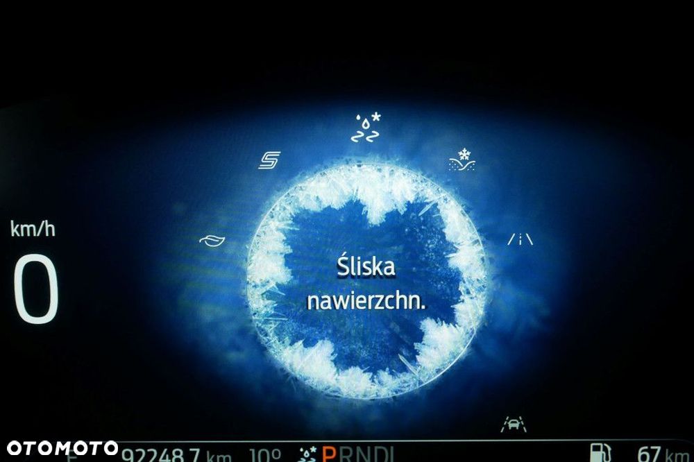 Ford Kuga 2.5 FHEV FWD ST-Line eCVT - 24