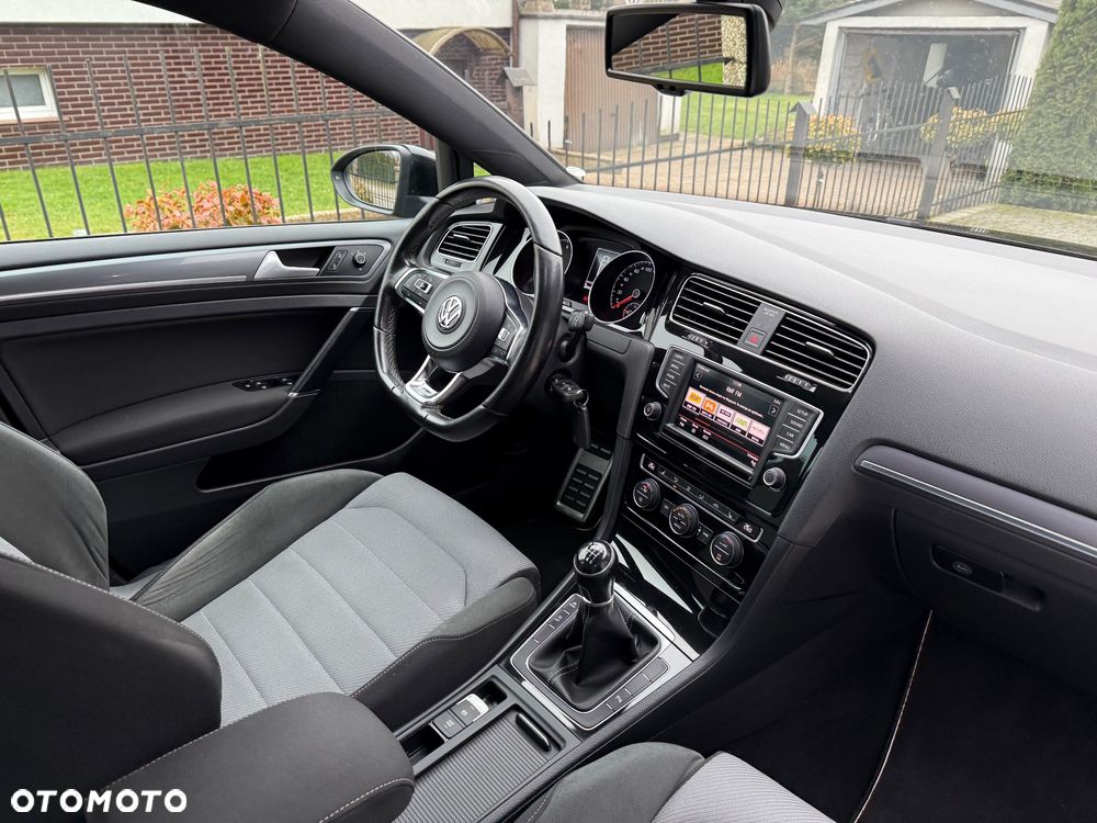 Volkswagen Golf - 17