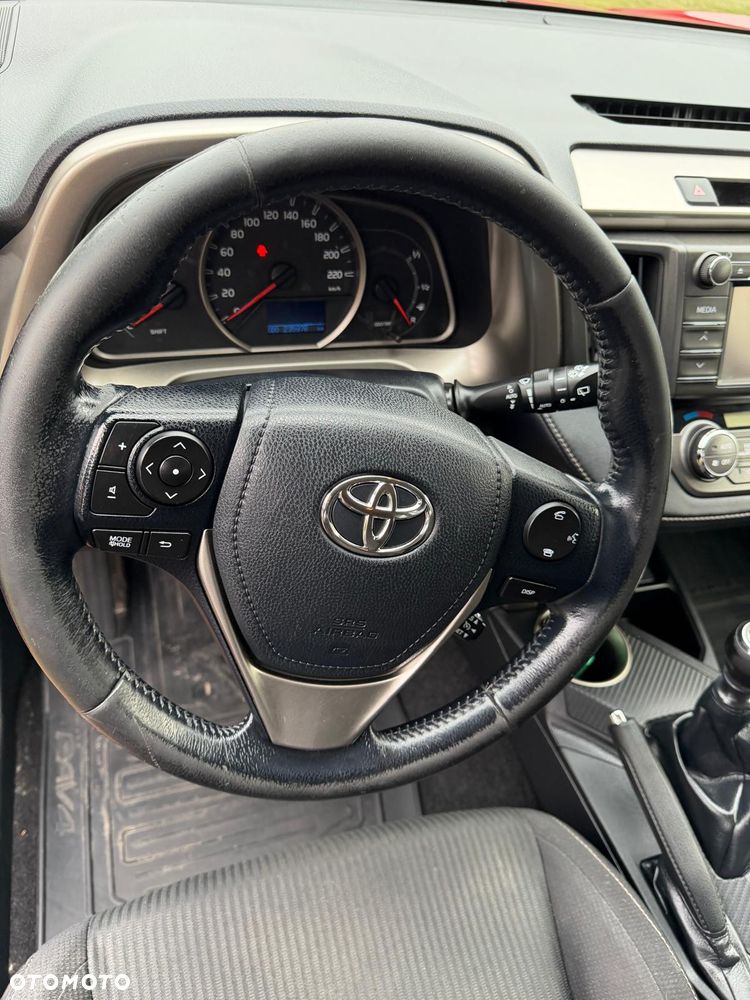 Toyota RAV4 2.0 D-4D Premium 4x2 - 8