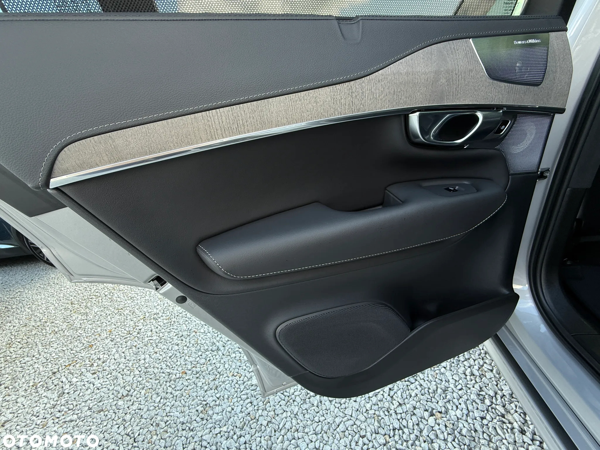 Volvo XC 90 T8 AWD Plug-In Hybrid Ultimate Dark 7os - 30