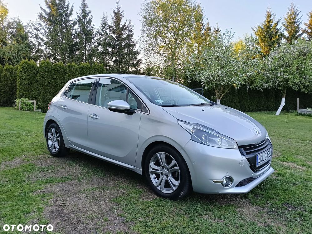 Peugeot 208 120 VTI Automatik Allure - 32