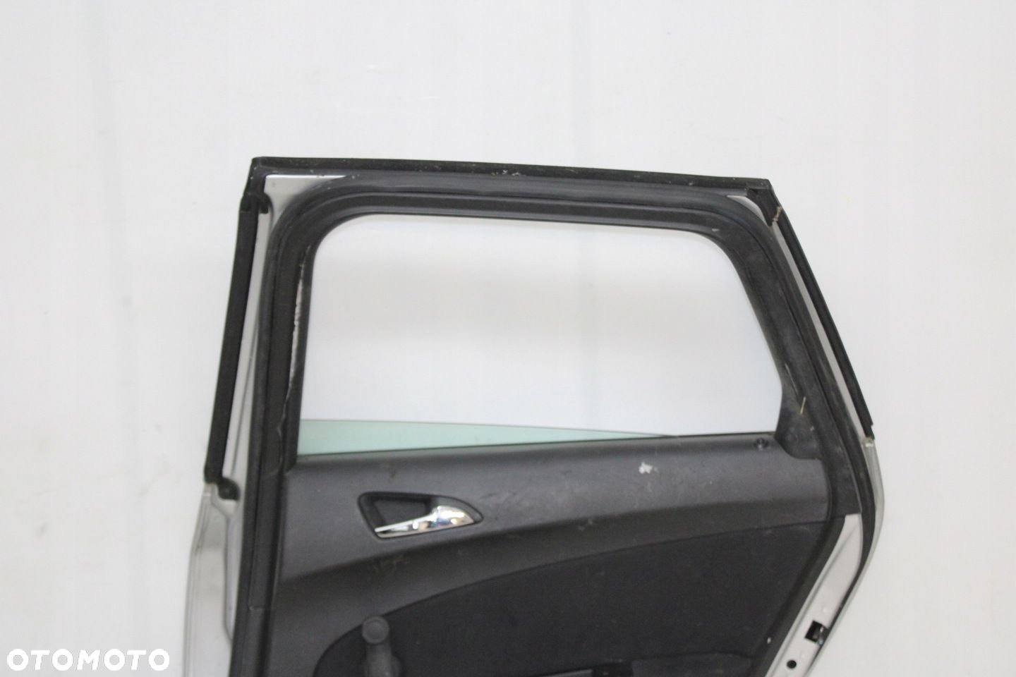 DRZWI PRAWE TYLNE PRAWY TYŁ OPEL ASTRA J KOMBI 2009R- Z176 - KOD LAKIERU - 7