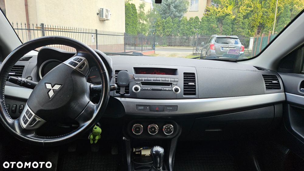 Mitsubishi Lancer 1.8 Invite - 8