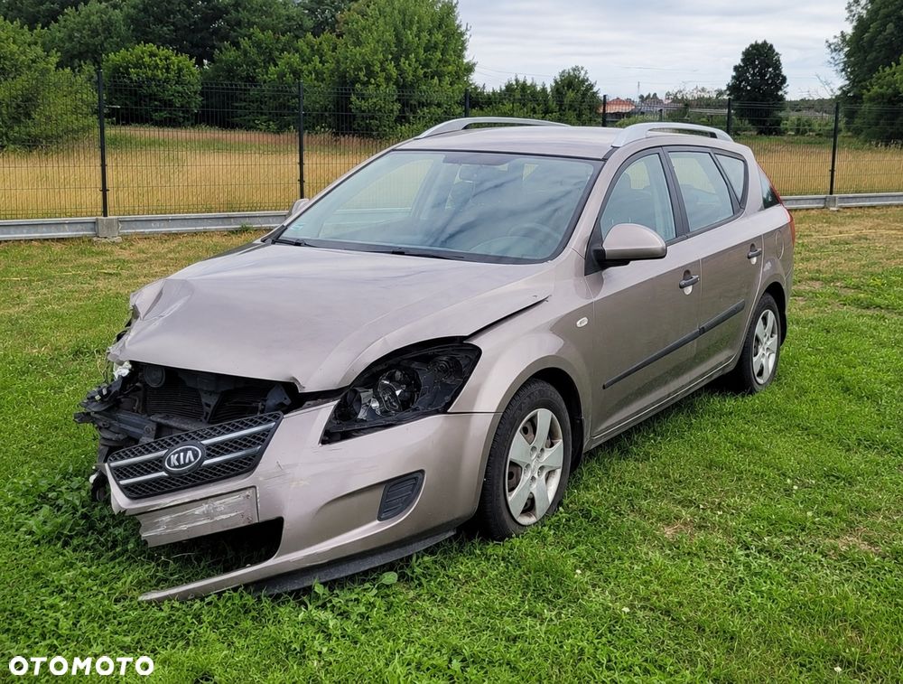 Kia Ceed - 1