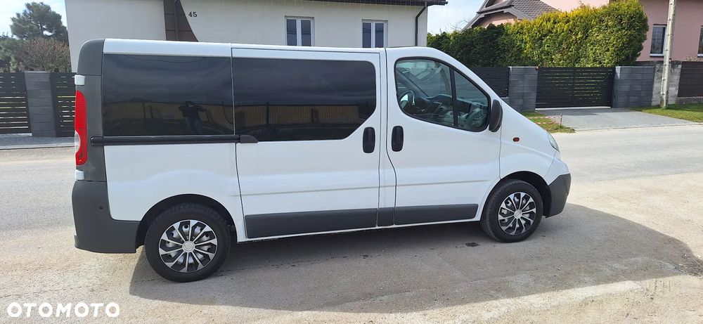 Opel Vivaro - 8