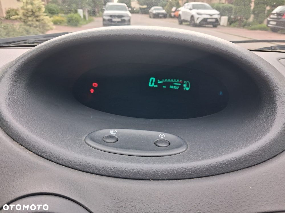 Toyota Yaris 1.0 Base - 6