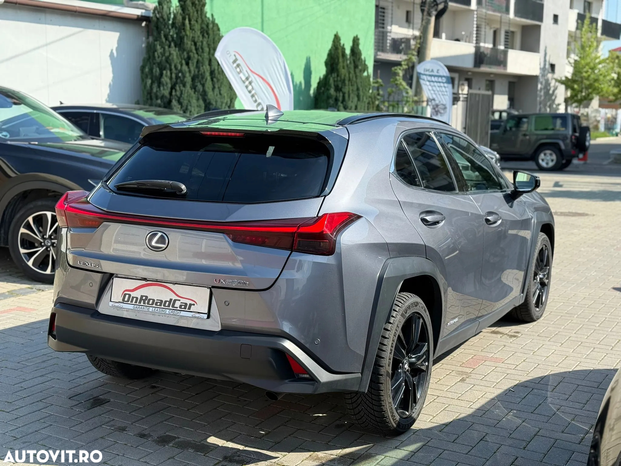 Lexus UX 250h 2.0L HEV 20H- (178 HP) 4X2 CVT Executive - 3