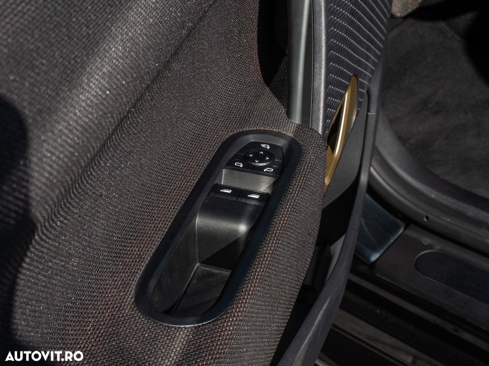 Mini Cooper E John Works Trim - 32