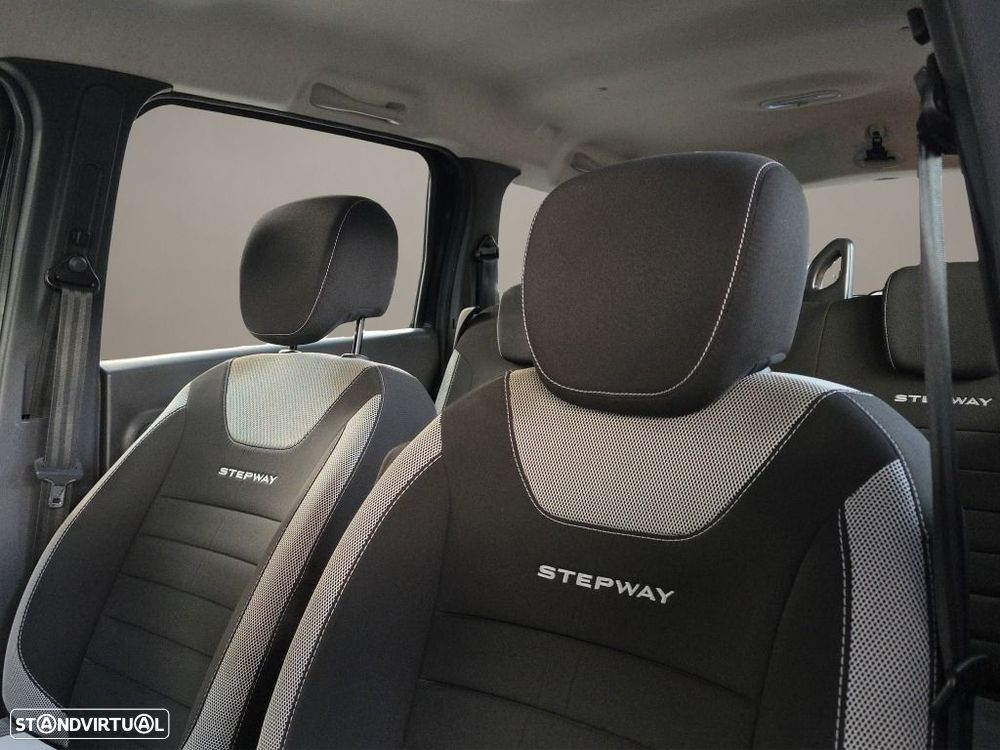 Dacia Lodgy 1.5 Blue dCi Stepway 7L - 9