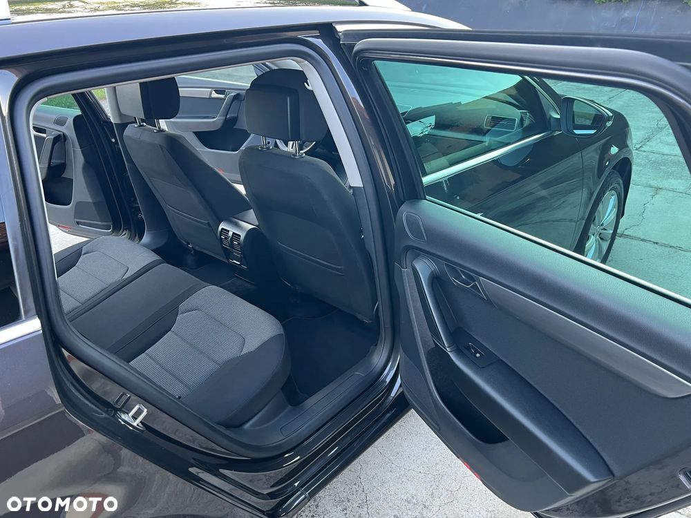 Volkswagen Passat 2.0 TDI BlueMotion Technology Comfortline - 13