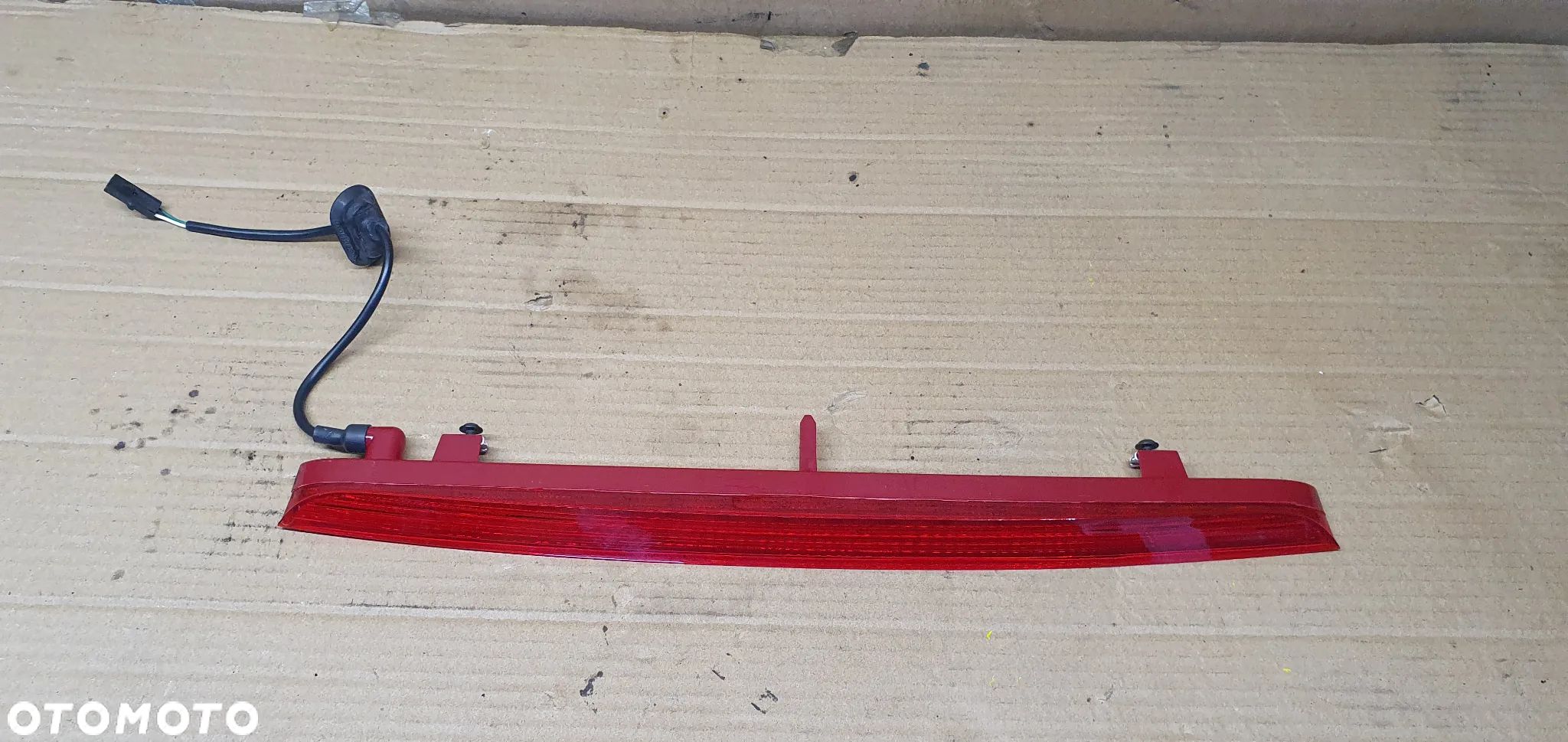Trzecie światło stop Audi Q3 8U0945097 - 1