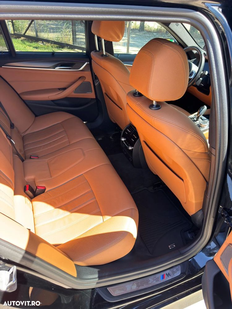 BMW Seria 5 530d xDrive AT MHEV - 14