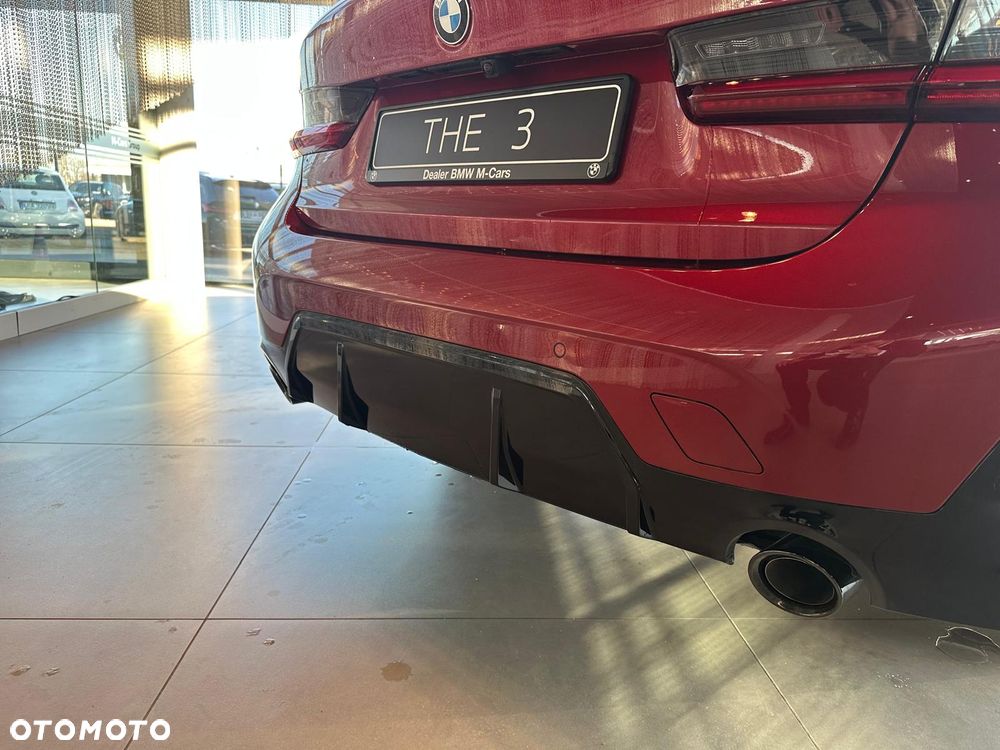 BMW Seria 3 318d mHEV - 13
