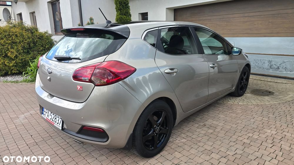 Kia Ceed - 9