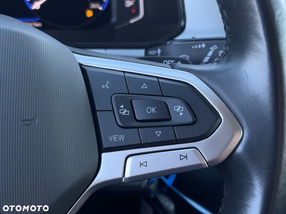 Volkswagen T-Roc - 18