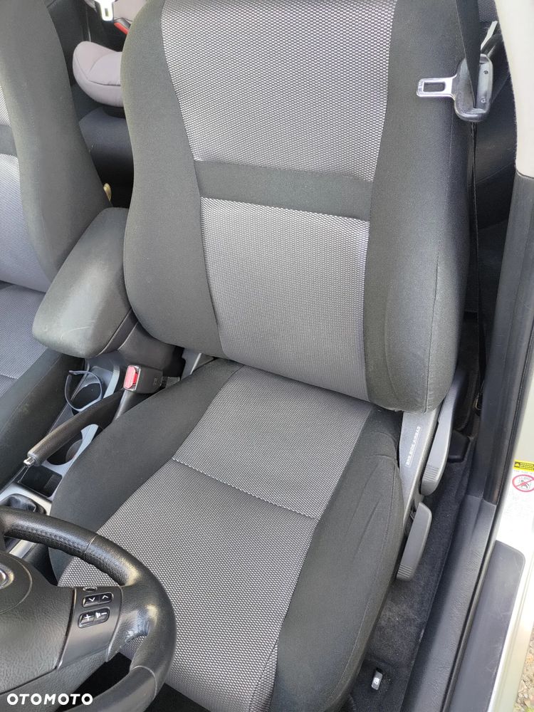 Toyota Corolla 1.6 VVT-i Sol - 14