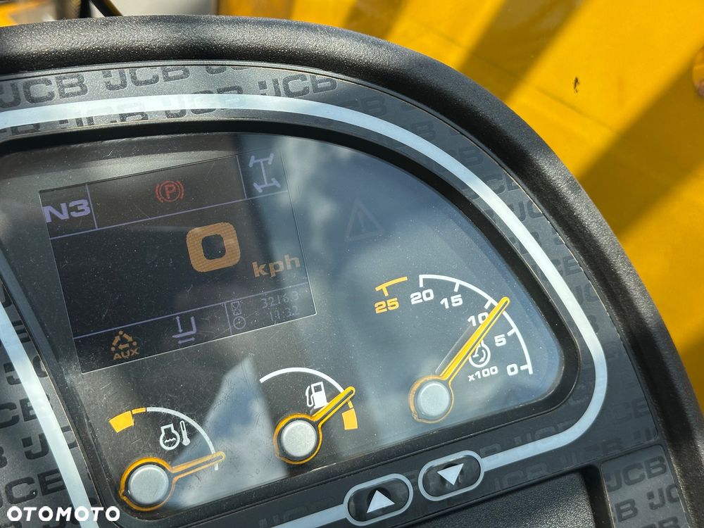 JCB 540-140 Hi Viz - 13