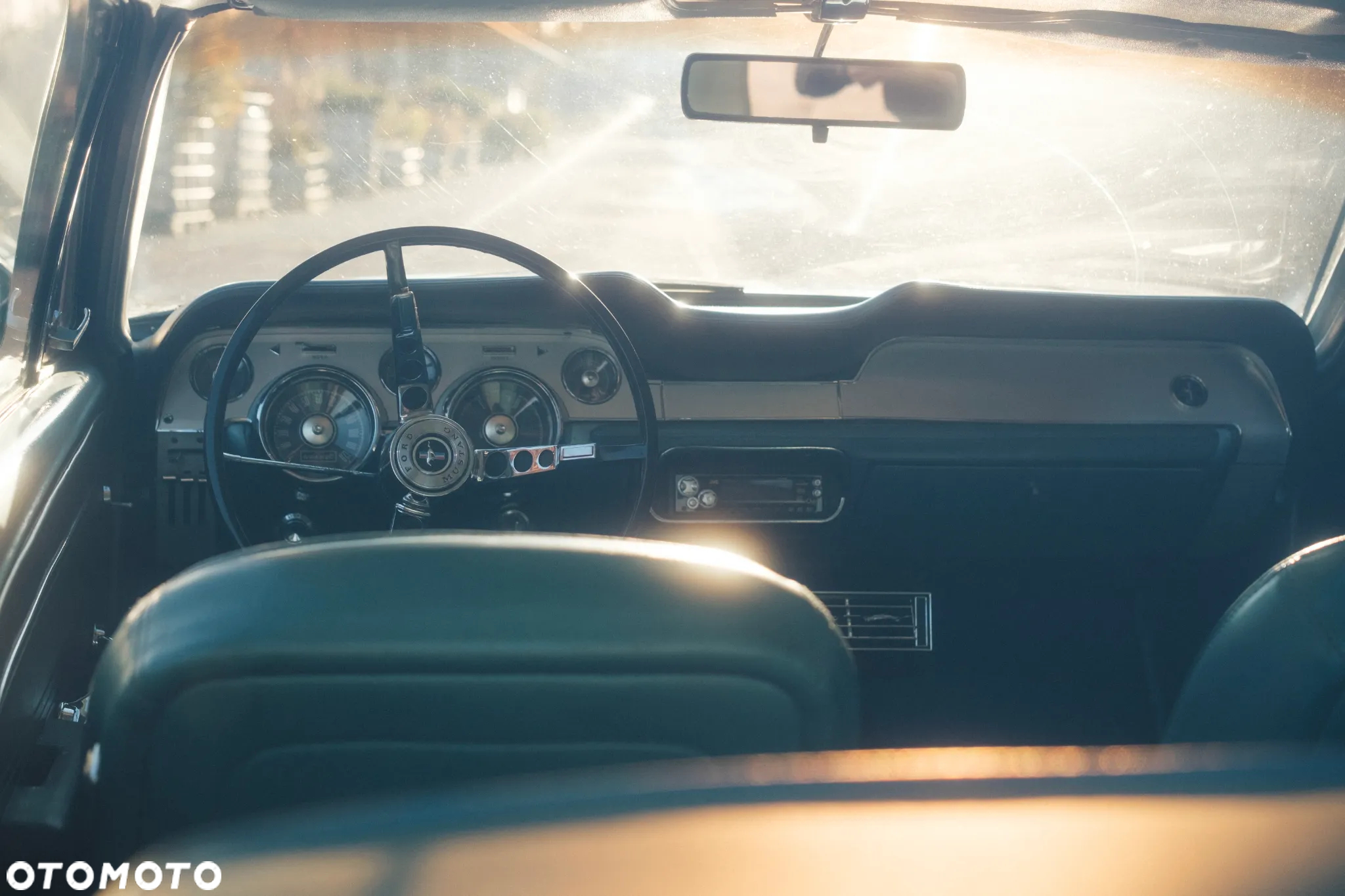 Ford Mustang - 4
