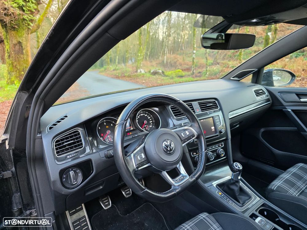 VW Golf GTD (BlueMotion ) - 13