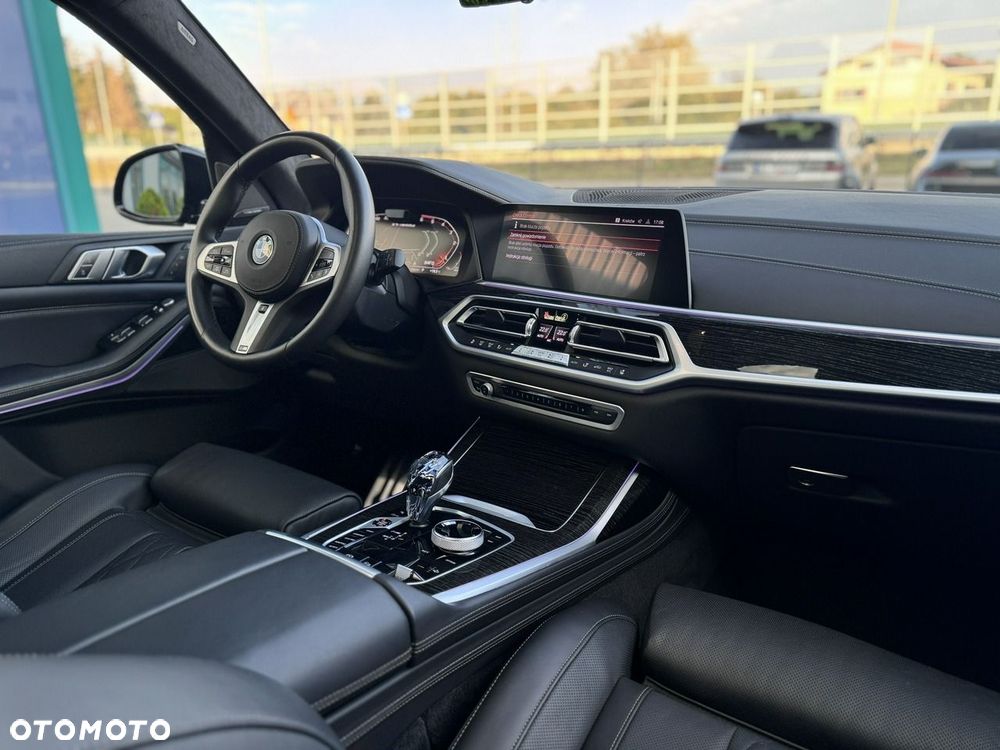 BMW X7 M50d sport - 17