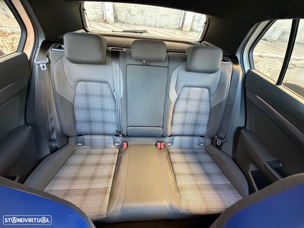 VW Golf - 9